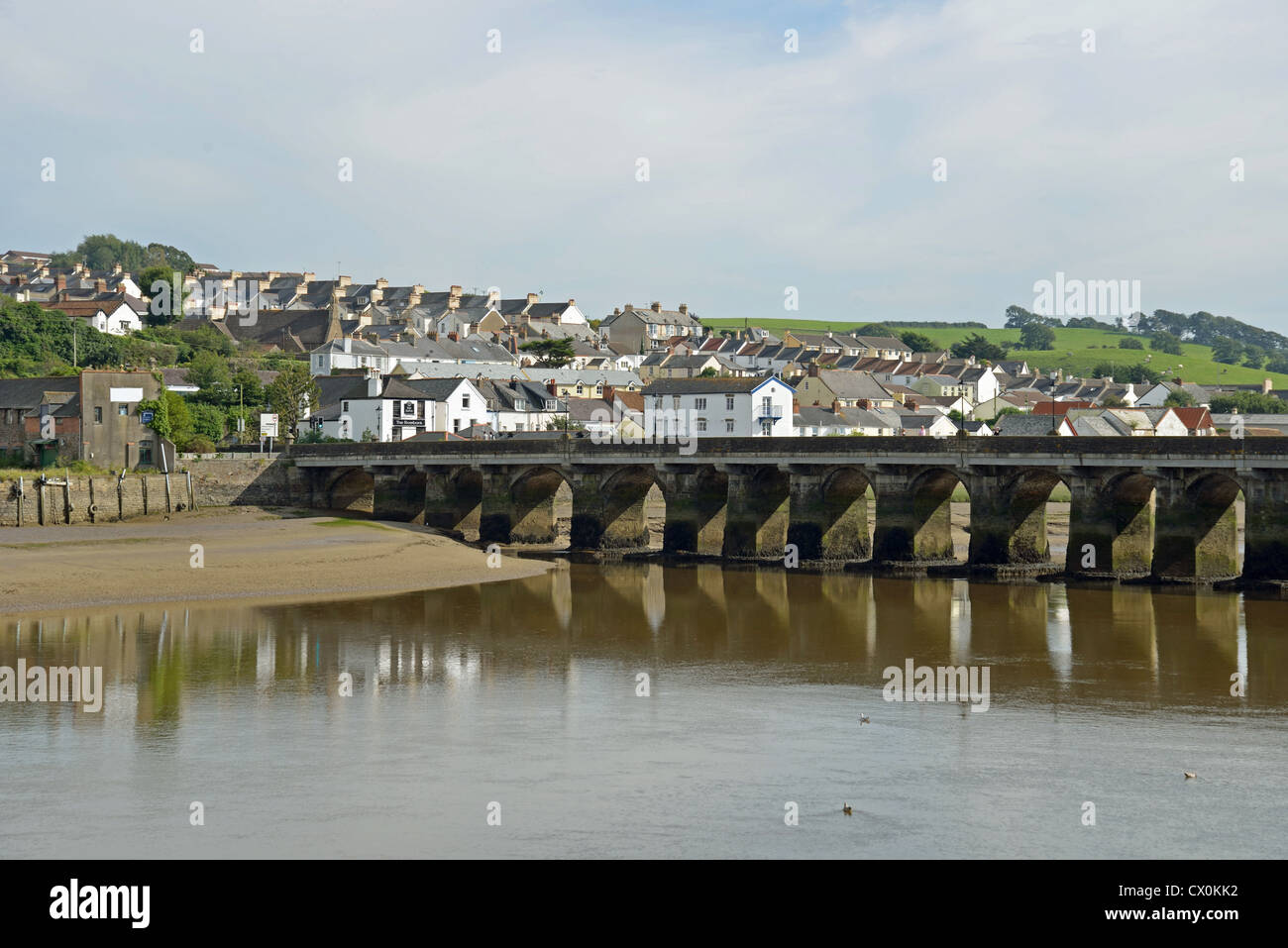 Il vecchio ponte a Bideford, Bideford, Devon, Inghilterra, Regno Unito Foto Stock