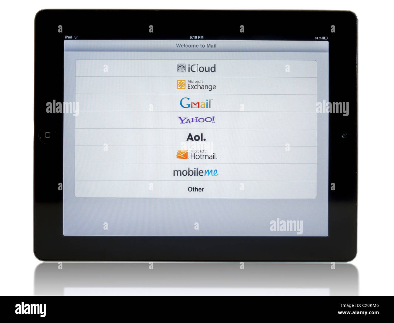 Ipad 3 con reti di connessione: Gmail, AOL, Yahoo, iCloud su sfondo bianco Foto Stock