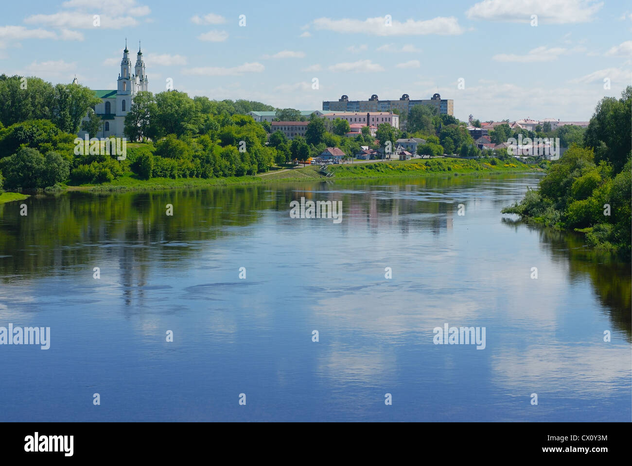 Uno dei maggiori fiumi della Bielorussia, Dvina occidentale Foto Stock