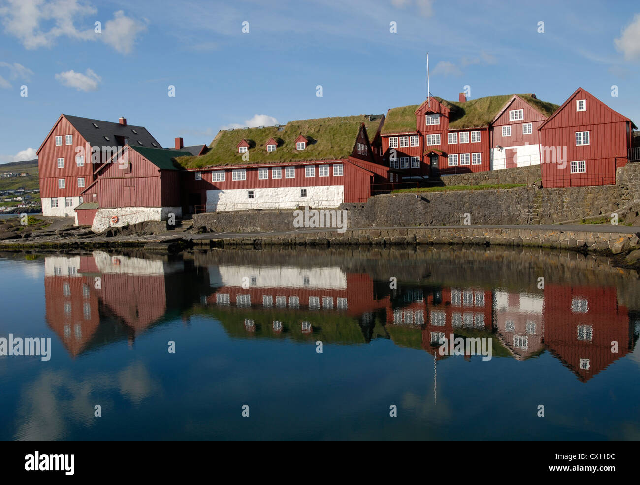 Gli edifici del governo, Tinganes peninsular, Torshavn, Isole Faerøer Foto Stock