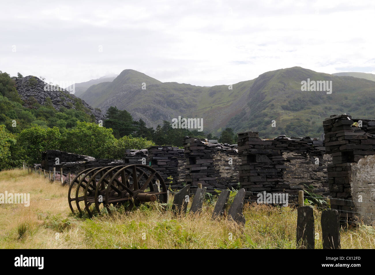 Vecchia cava lavorazioni Dinorwic cava di ardesia Llanberis Gwynedd in Galles Cymru REGNO UNITO GB Foto Stock Vecchia cava lavorazioni Dinorwic cava di ardesia Llanberis Gwynedd in Galles Cymru REGNO UNITO GB Foto Stock