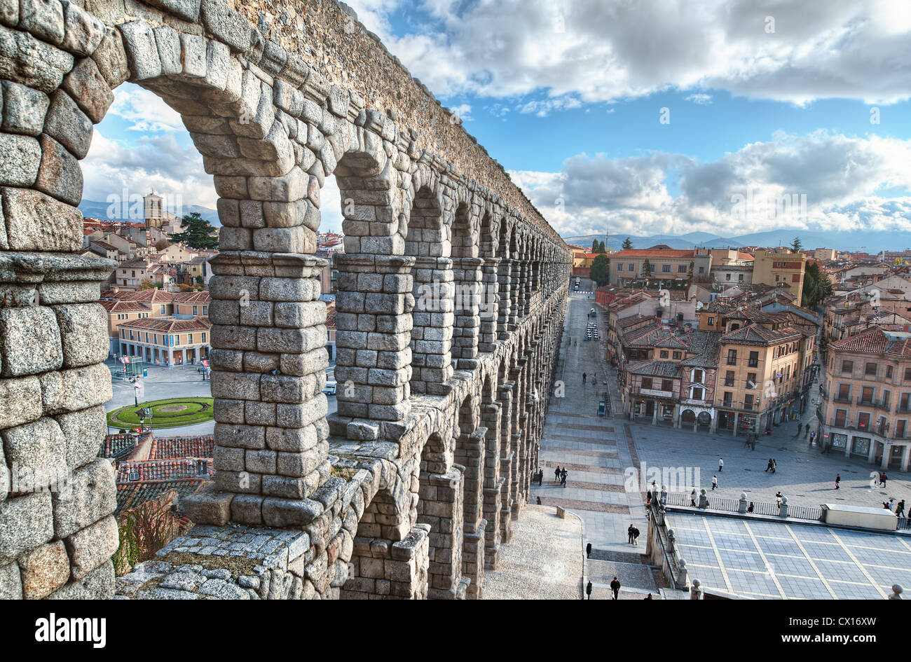 Il grande acquedotto romano di Segovia, Spagna settentrionale, uno dei meglio preservati monumenti antichi a sinistra nella penisola iberica Foto Stock