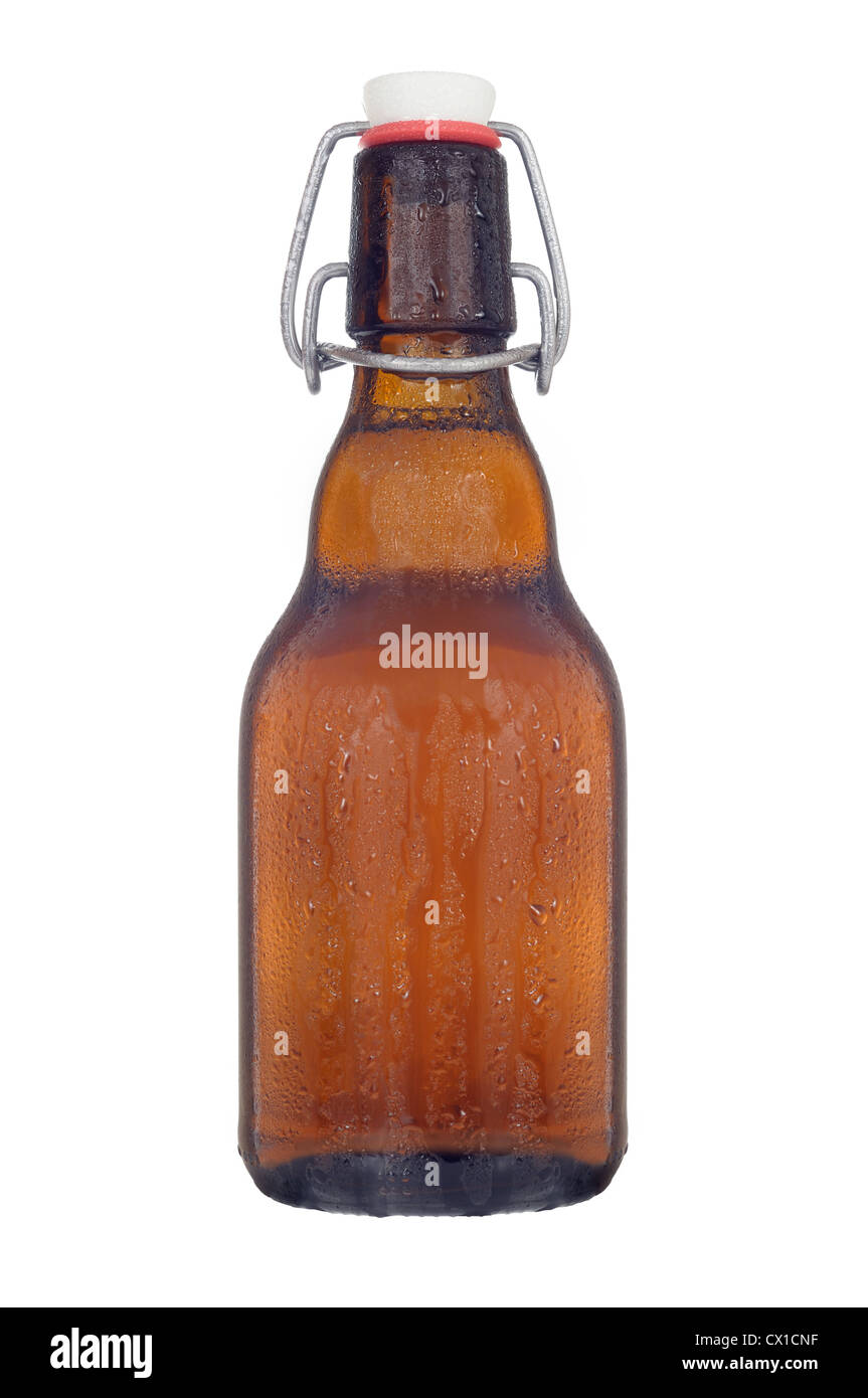 Fredda birra marrone per bottiglie di bevande con lo swing flip cappuccio superiore Foto Stock