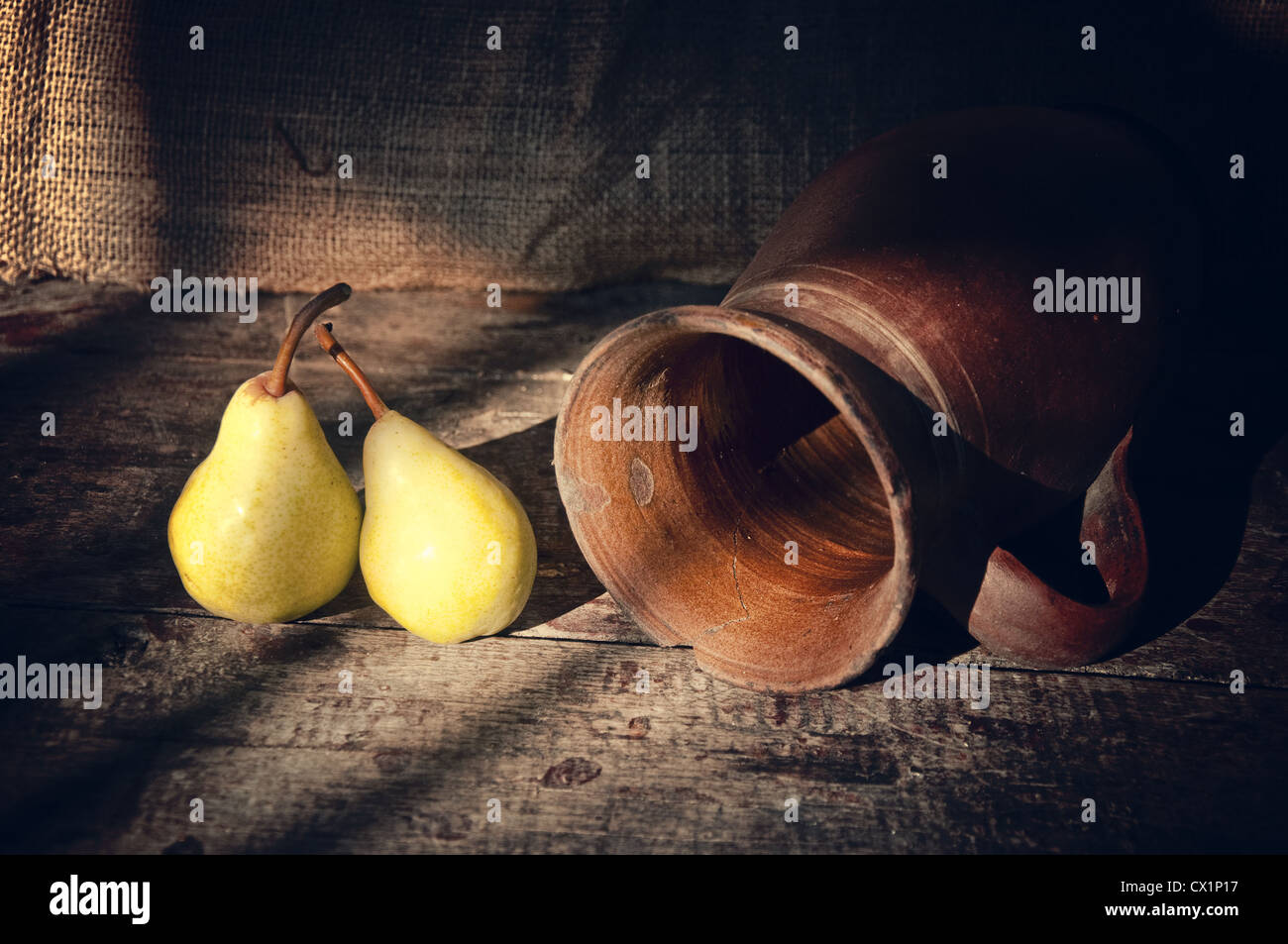 Giallo Gustose pere da tavola; agricoltura immagine di sfondo - la produzione di alimenti biologici Foto Stock
