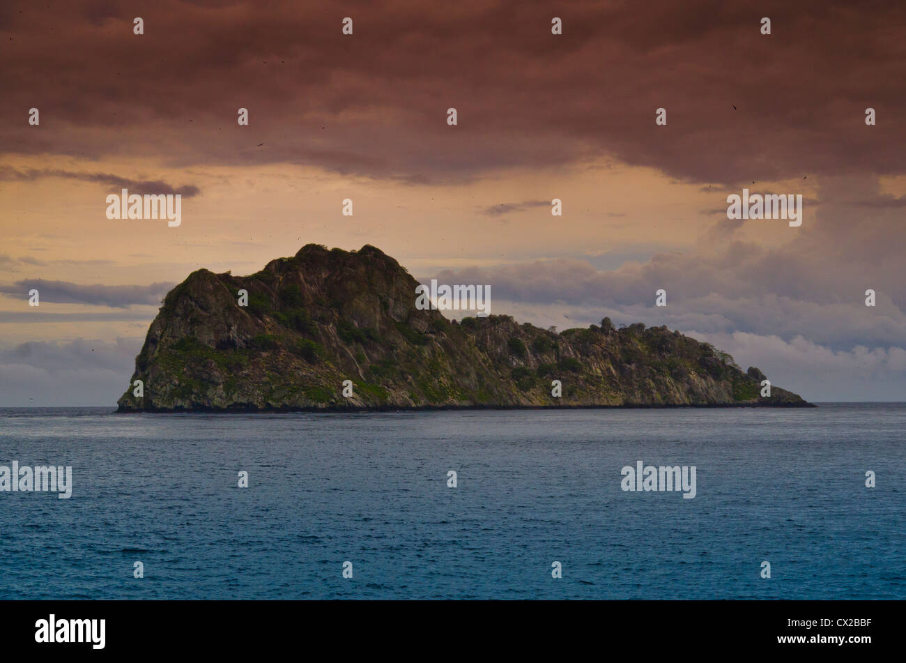 Cocos Island, Costa Rica, isola, isola tropicale, tramonto, isola disabitata, isola vulcanica Foto Stock