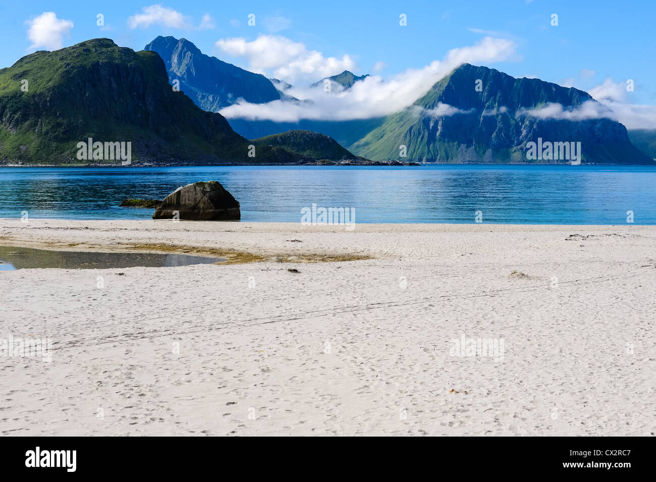 Norvegia, Lofoten. Haukland è situato a sud di Uttakleiv e fare anche alcune fantastiche spiagge. Foto Stock