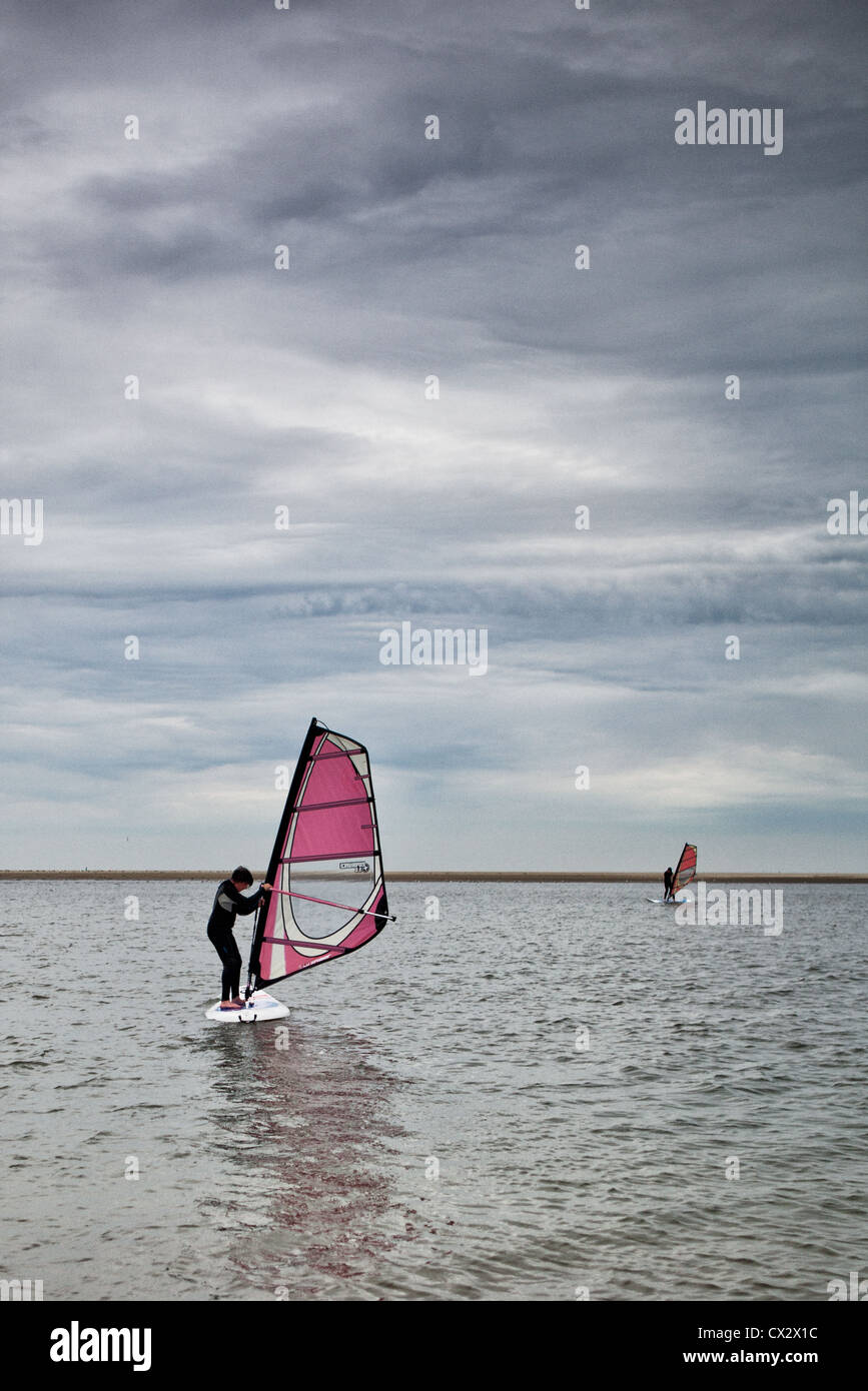 Wind Surf School su uno dei faggi sull'isola Langeoog. Foto Stock