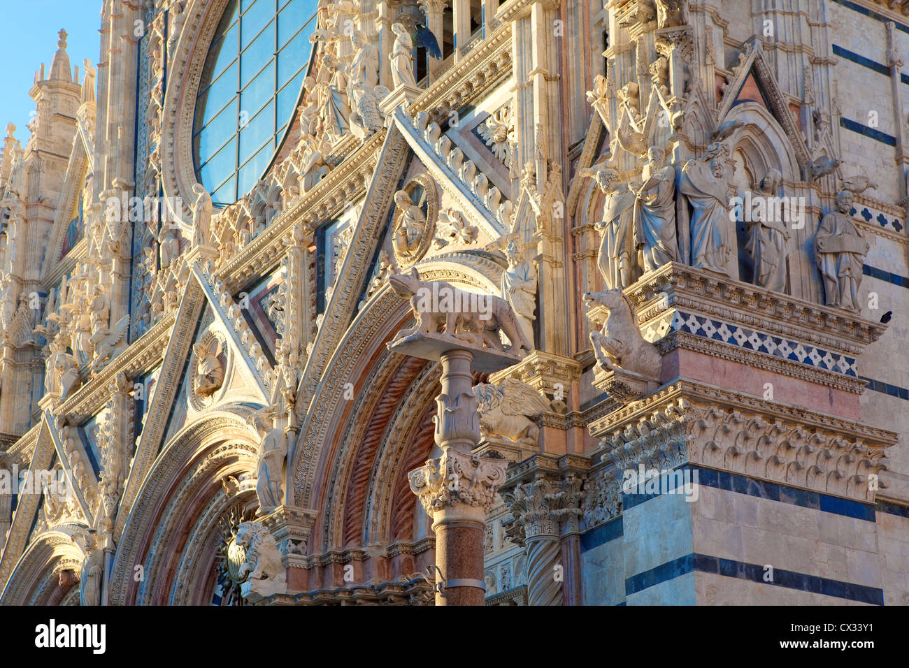 L'Italia, Toscana, Siena - dettagli architettonici del Duomo di Siena Foto Stock