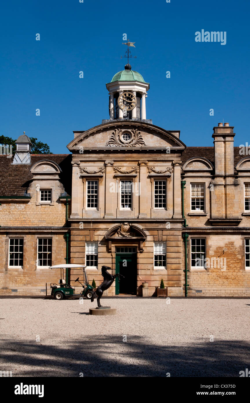 Stapleford Park stable block, Leicestershire, Regno Unito Foto Stock