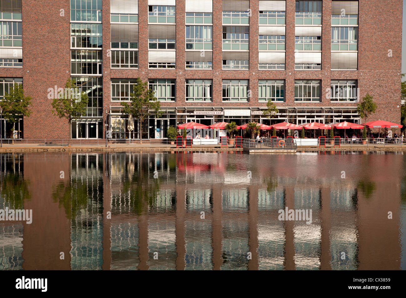 Ristorante Mezzomar a Duisburg porto interno, Duisburg, Renania settentrionale-Vestfalia, Germania, Europa Foto Stock