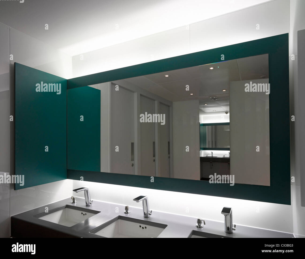 Edificio per uffici George Street, Londra, Regno Unito. Architetto: alleati e Morrison, 2012. Servizi igienici. Foto Stock