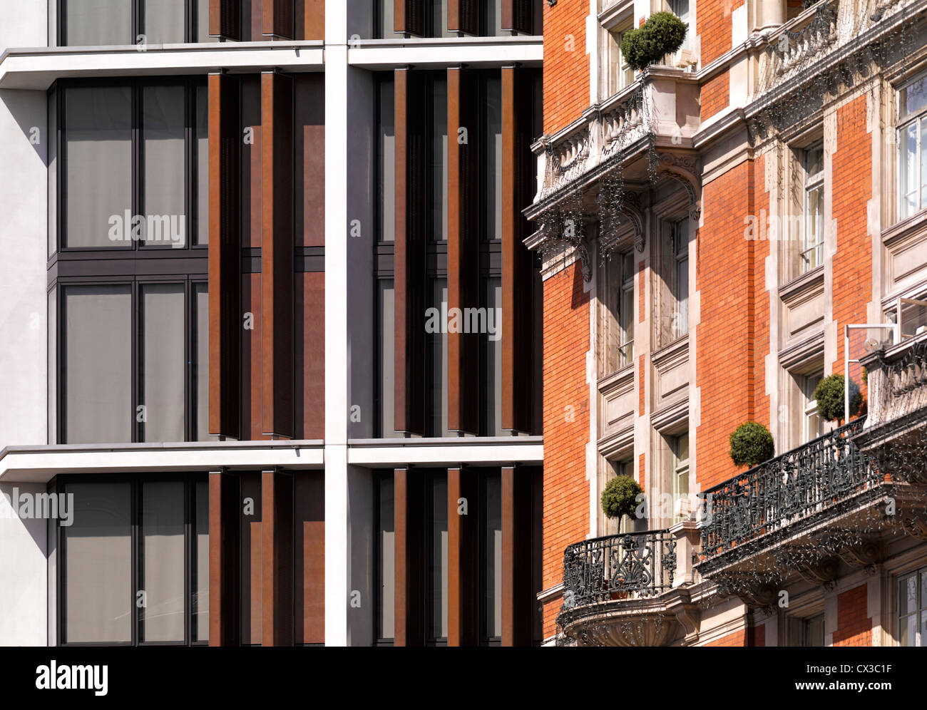 Uno Hyde Park, London, Regno Unito. Architetto: Rogers Stirk Harbour + Partners, 2011. Il rivestimento di dettaglio. Foto Stock