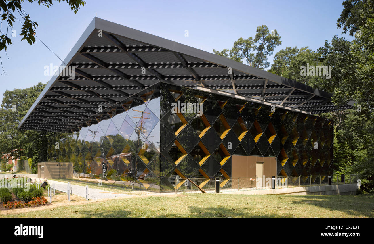 Il Francesco Di Gregorio biblioteca, Washington, Stati Uniti. Architetto: Adjaye Associates, 2012. Nel complesso vista esterna. Foto Stock