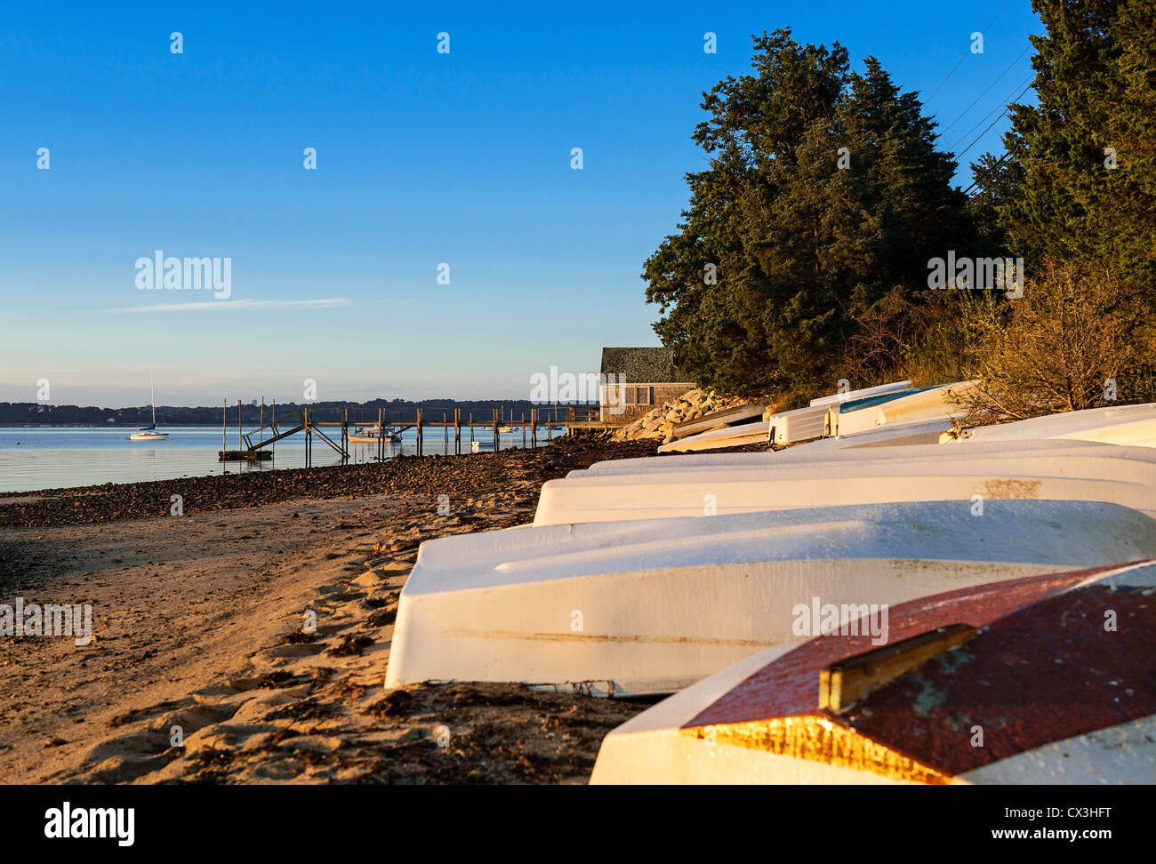 Piacevole Bay Boathouse, Chatham, Cape Cod, Massachusetts, STATI UNITI D'AMERICA Foto Stock