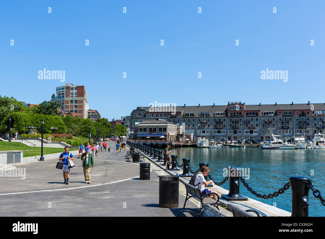 Il Boston Harbor di Christopher Columbus Waterfront Park, Boston, Long Wharf, Massachusetts, STATI UNITI D'AMERICA Foto Stock