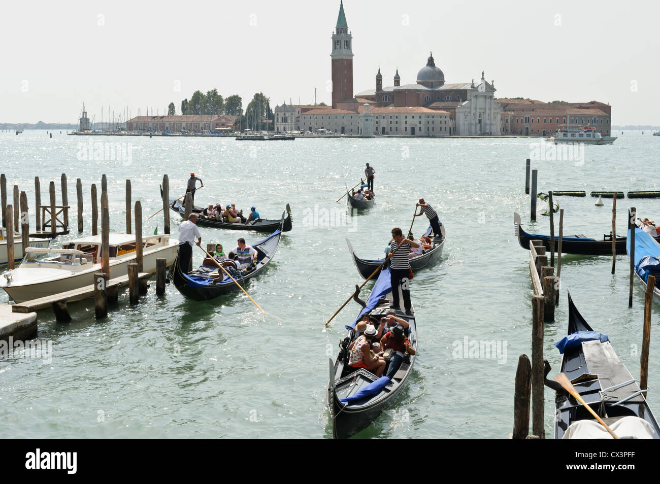 Esplorare il canale veneziano, Venezia, Italia. Foto Stock