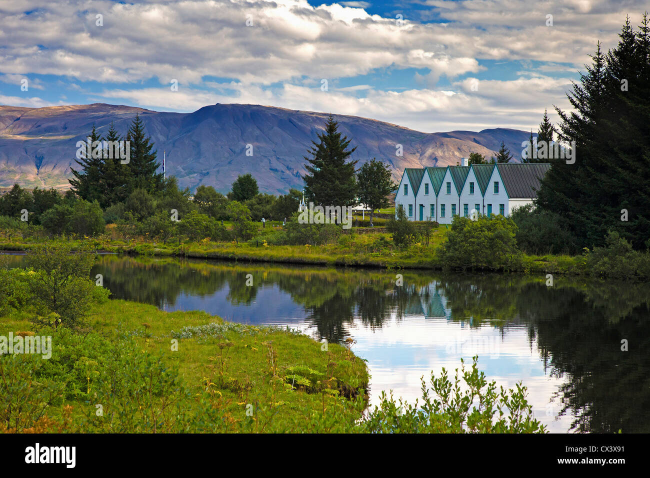 Þingvallabaer o thingvallabaer, l'islandese del Primo Ministro della casa estiva dal fiume Oxara. Foto Stock