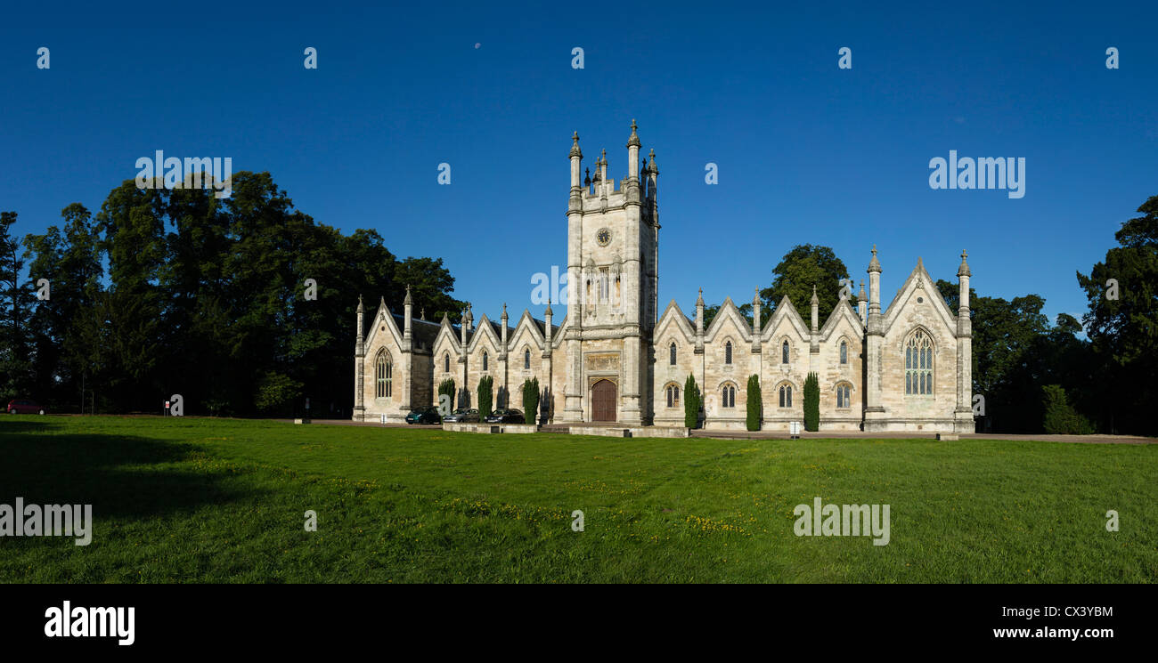 Il Aberford gli ospizi di carità sono state costruite dalle sorelle Maria ed Elisabetta Gascoigne nel 1844. Foto Stock
