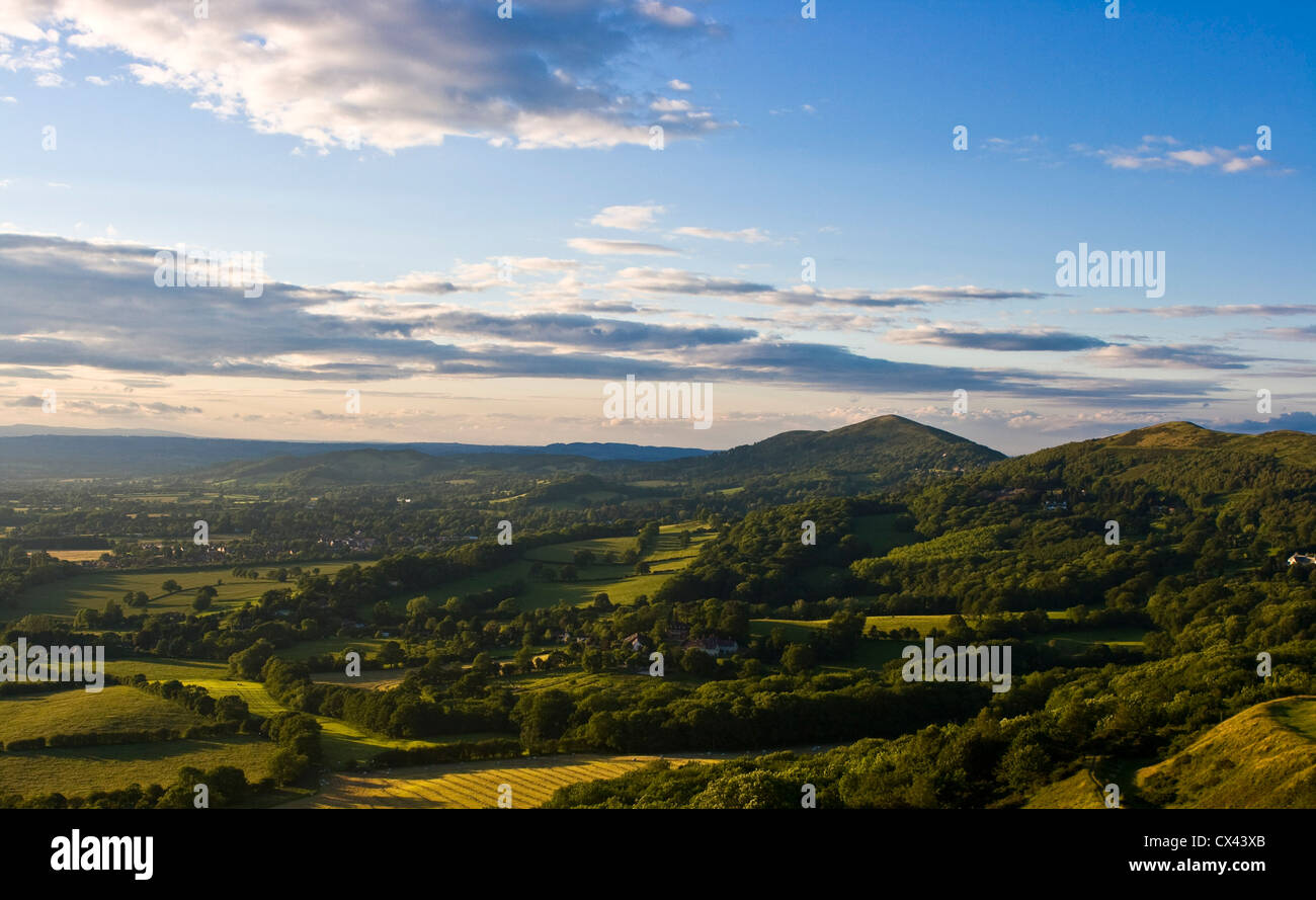 Panorama vista al tramonto tramonto della campagna inglese e da Malvern Hills Worcestershire Inghilterra Europa Foto Stock