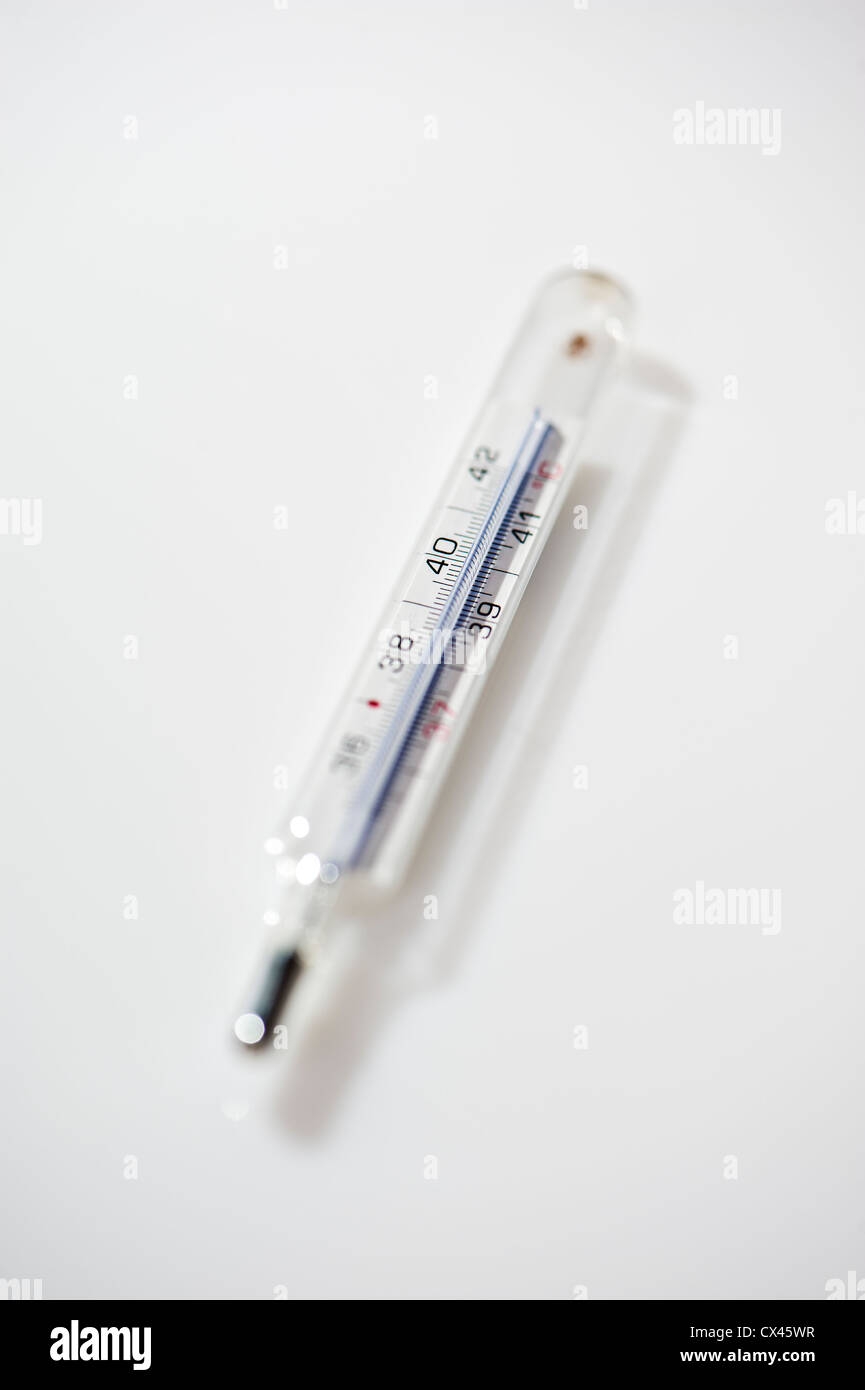 Termometro clinico, analogico Foto stock - Alamy