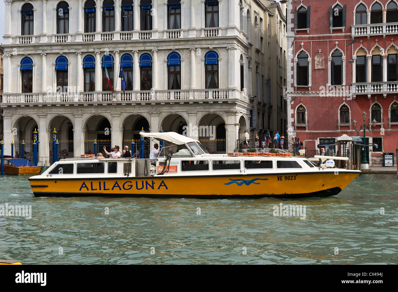 Alilaguna Boat, Grand Canal, Venezia, Italia. Foto Stock