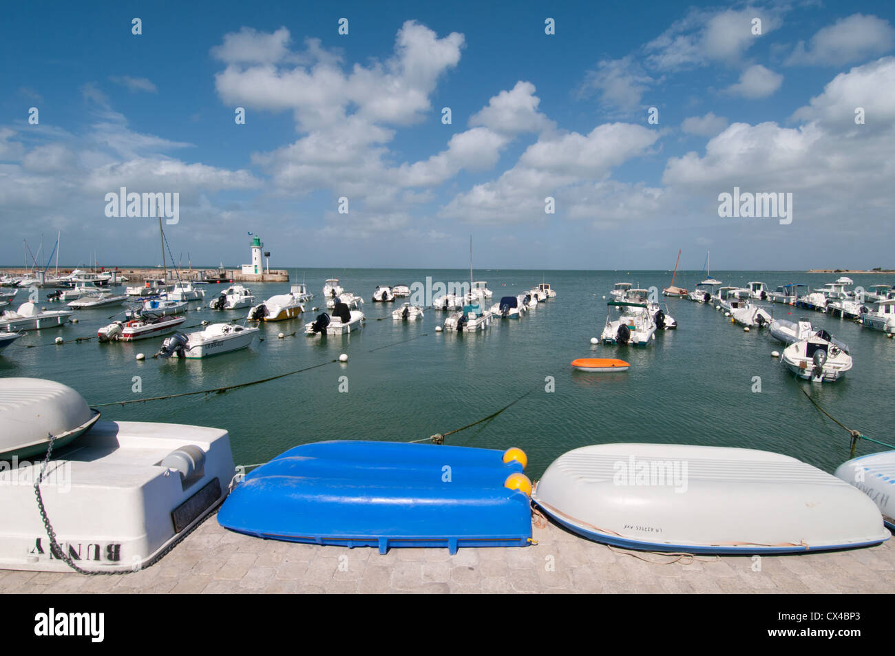 La graziosa località balneare di La flotte, Île de Ré, Charente-Maritime, Poitou-Charentes, Francia. Foto Stock