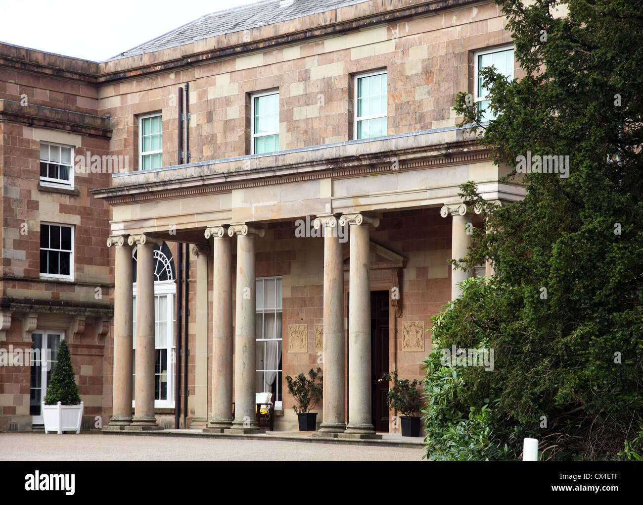 Hillsborough Castle che mostra il portico Foto Stock