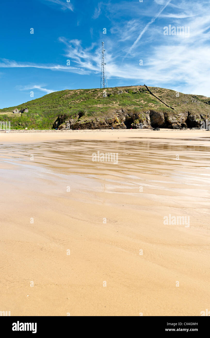 La bassa marea su una spiaggia di sabbia in Normandia, Francia Foto Stock