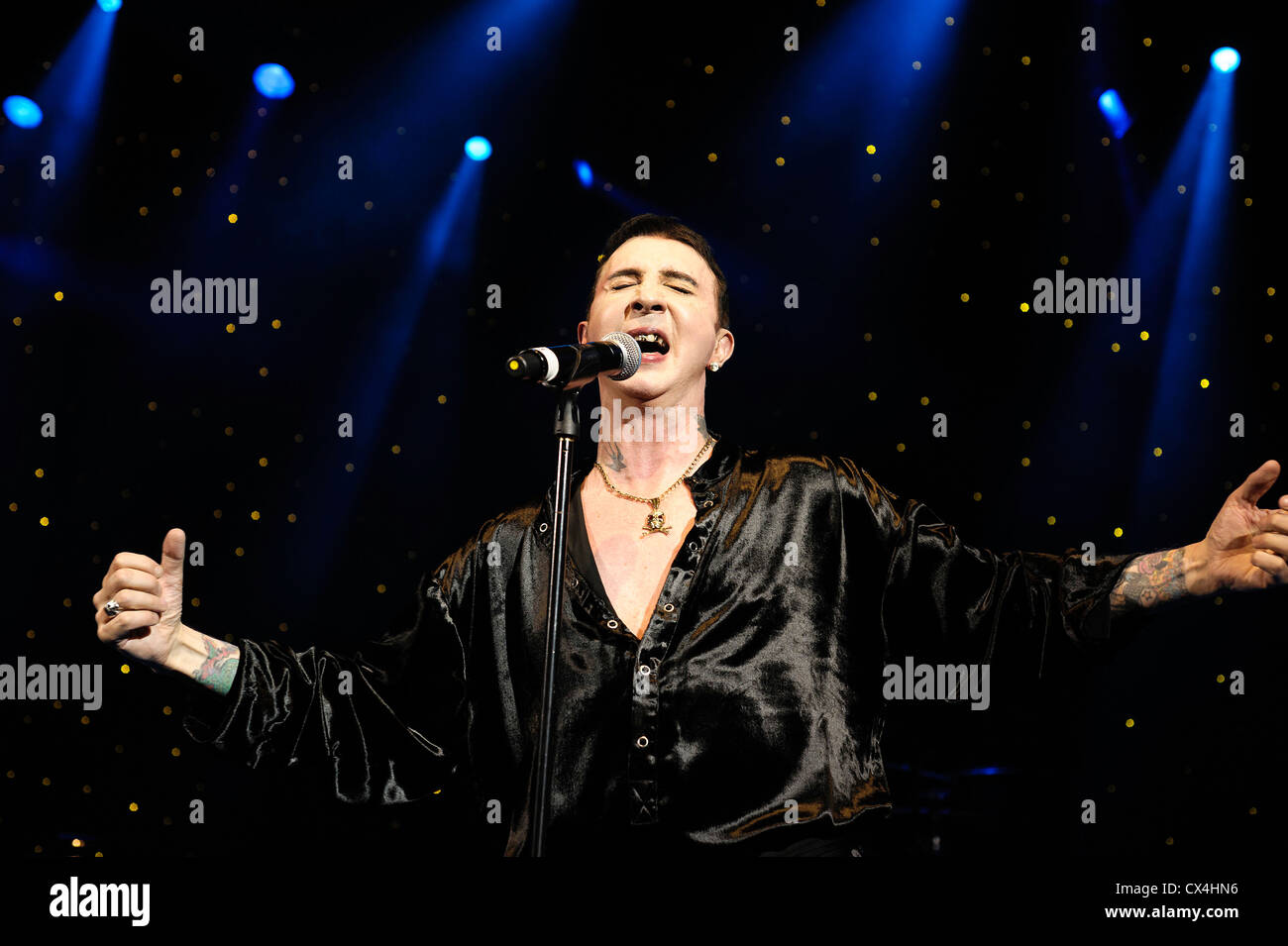 Marc Almond e T.Rextasy gioca il Marc Bolan trentacinquesimo anniversario festeggiato in concerto il 15/09/2012 a Shepherds Bush Empire, Londra. Persone nella foto: Marc Almond. Foto di Julie Edwards Foto Stock