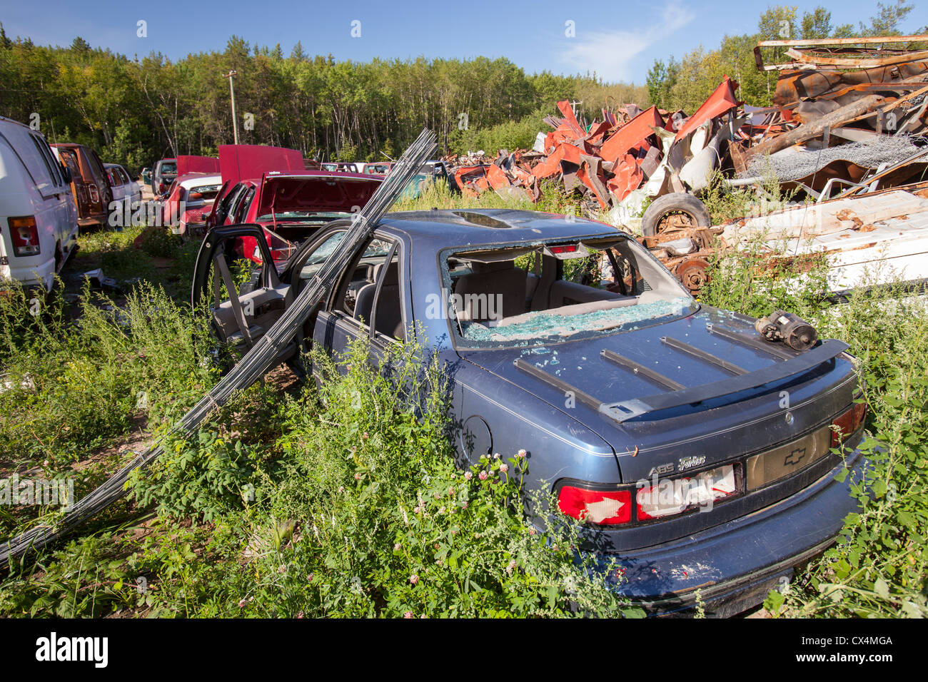 Un metallo di scarto dump in Fort Chipewyan, Alberta, Canada. Foto Stock