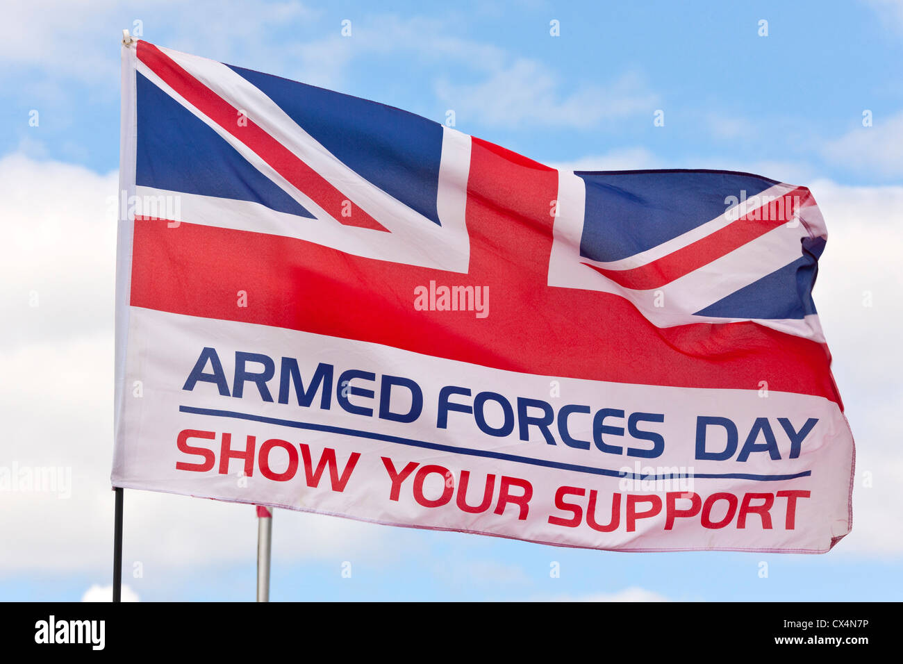 "Forze Armate Giorno - Mostra il tuo supporto' bandiera a Best of British Show, Cotswold (Kemble EGBP) Aeroporto. JMH6072 Foto Stock