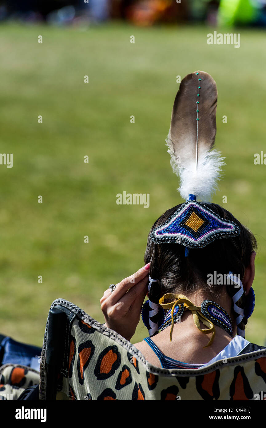 Donna indigena al trattato 7 Prime Nazioni Powwow, tenutasi presso Heritage Park Calgary Alberta Canada Foto Stock