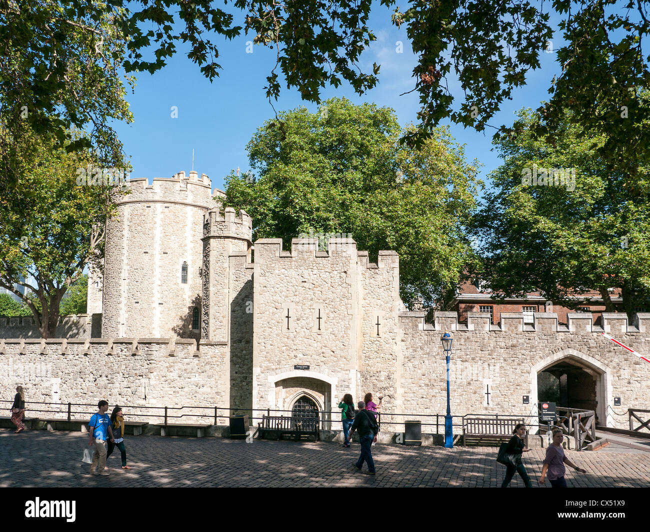 Torre Sud e i bastioni della Torre di Londra - Inghilterra Foto Stock
