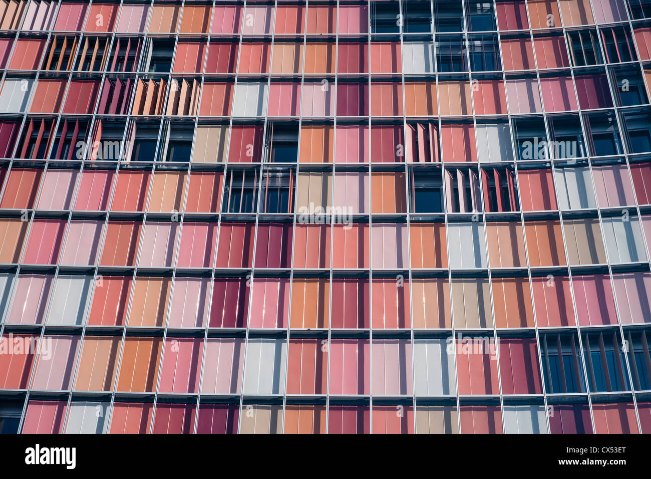 Colorata architettura moderna di GSW torre di uffici a Berlino Germania Foto Stock