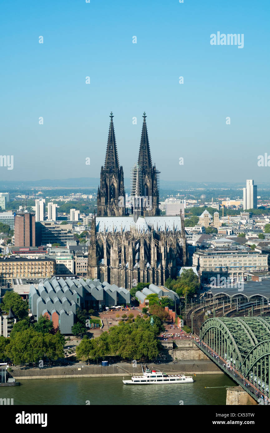 Vista della skyline e Cattedrale di Colonia Germania Foto Stock