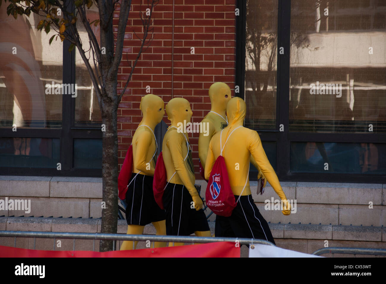 Alien concorrenti, Cardiff Mezza Maratona 2011 Foto Stock