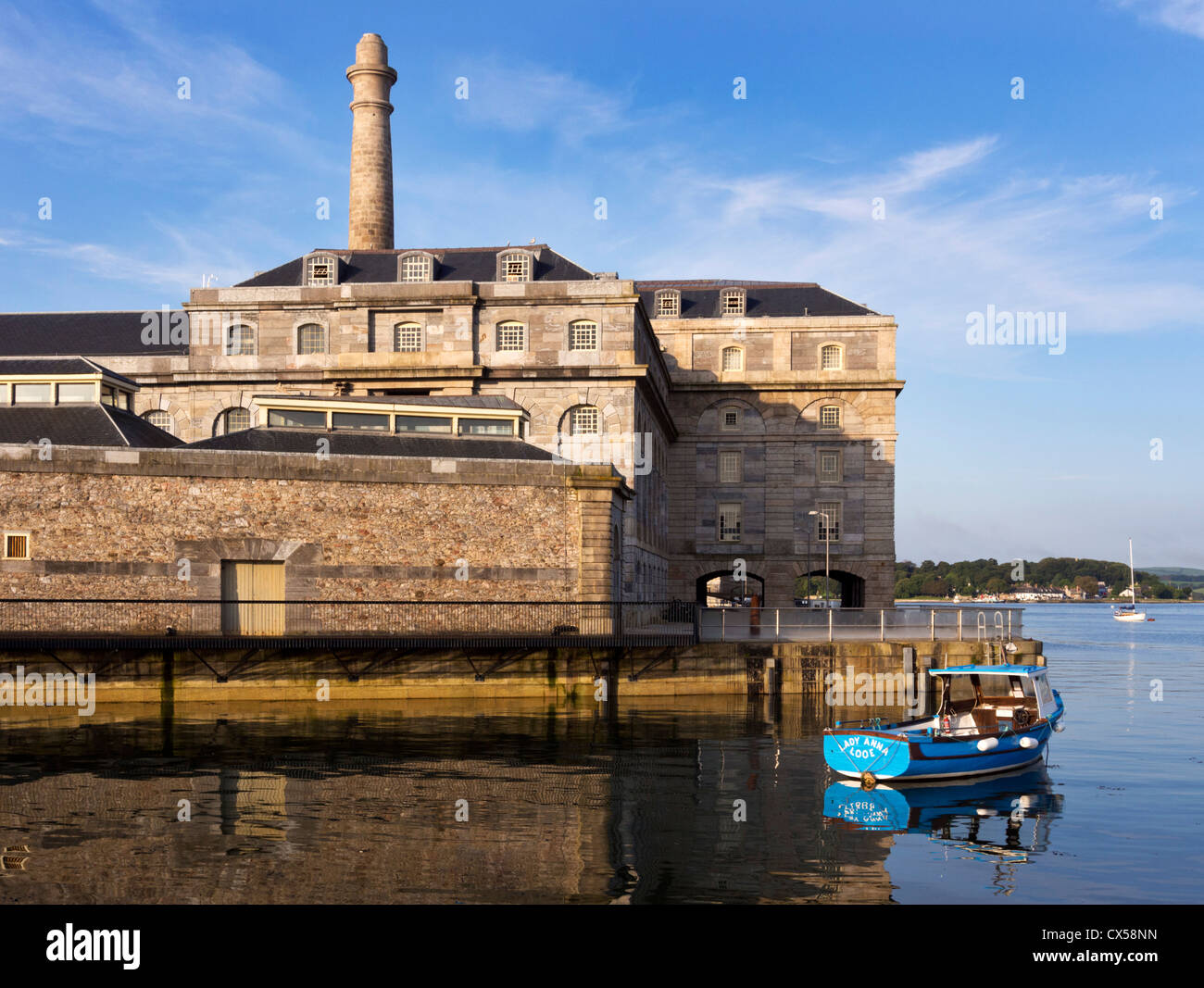 Alta Marea a Royal William Yard, Plymouth, DEVON REGNO UNITO Foto Stock