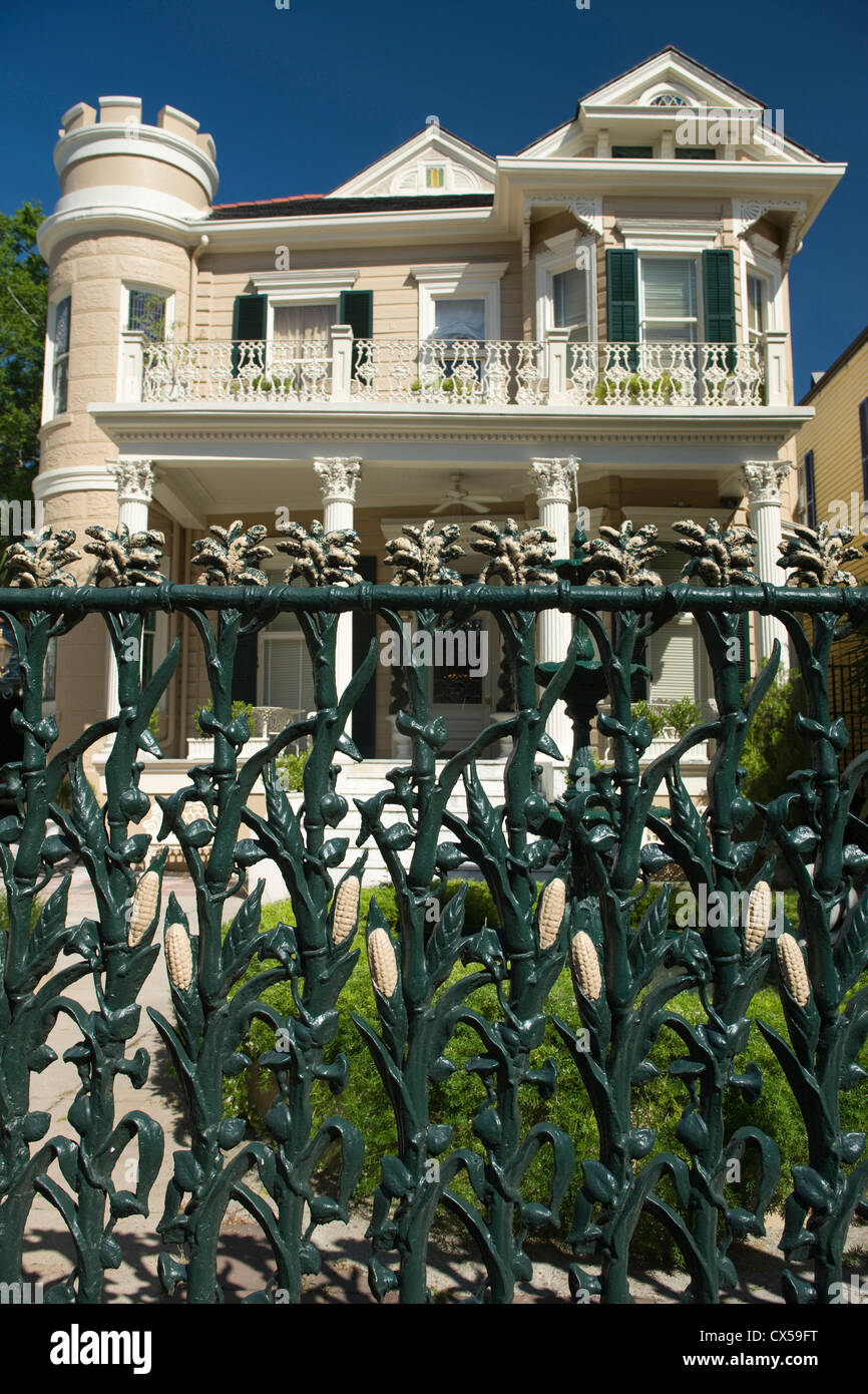 Ghisa recinzione CORNSTALK CORNSTALK HOTEL ROYAL Street nel Quartiere Francese e il centro cittadino di New Orleans in Louisiana USA Foto Stock