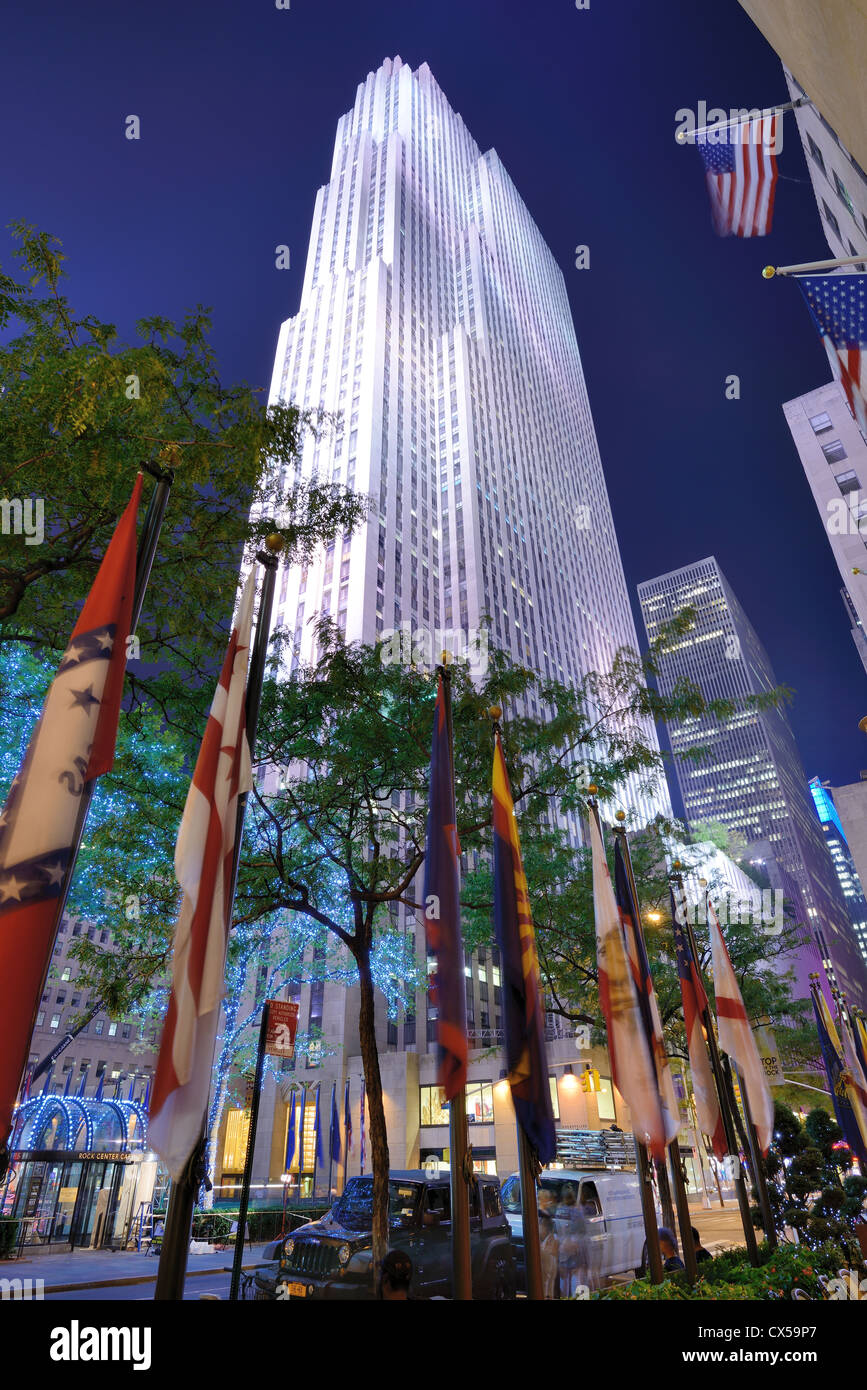 Il famoso edificio GE al Rockefeller Center di New York City. Foto Stock