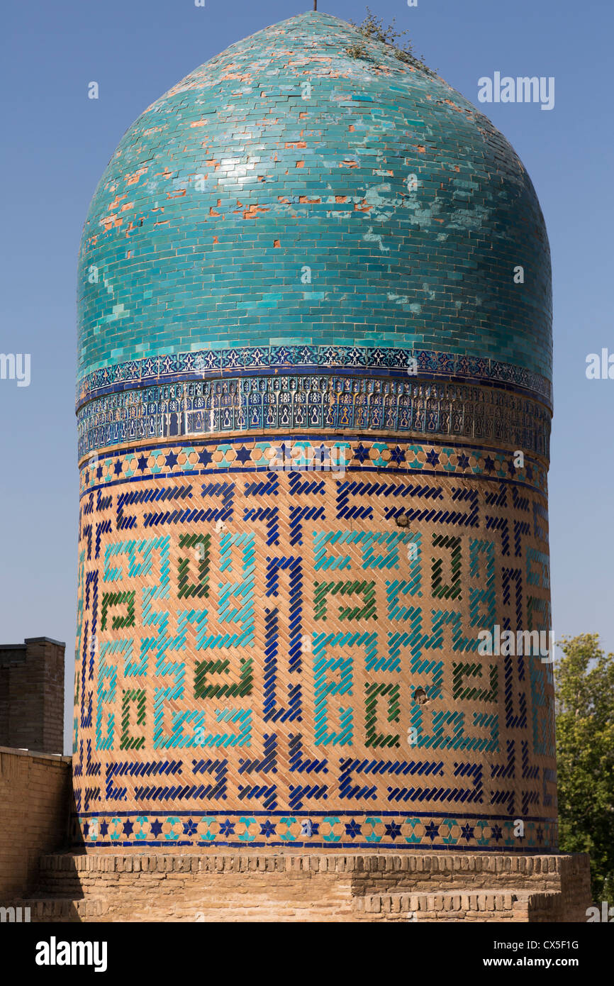 Grande cupola della twin mausoleo a cupola, Shah-i Zinda, Samarcanda, Uzbekistan Foto Stock