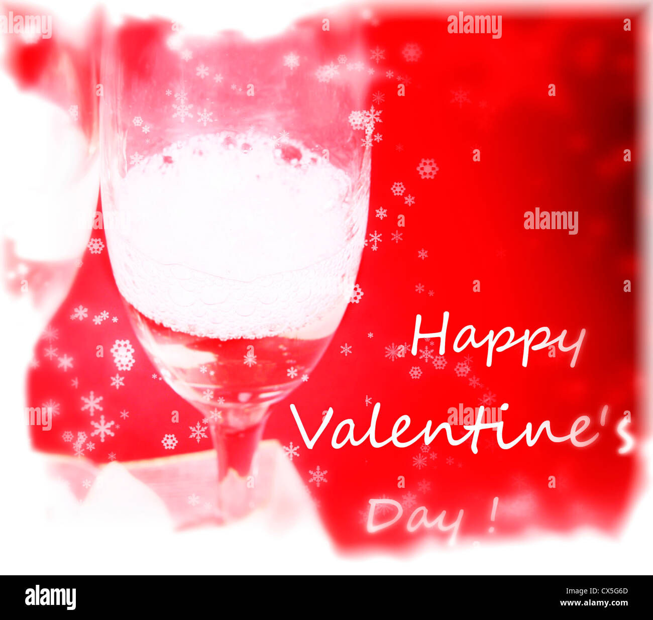 Giovane celebra il giorno di San Valentino con champagne. Foto Stock