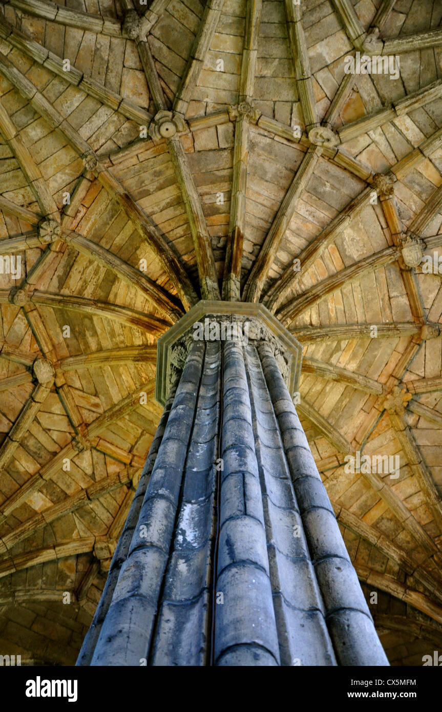 Il soffitto di una cappella entro la Cattedrale di Elgin in Scozia Foto Stock