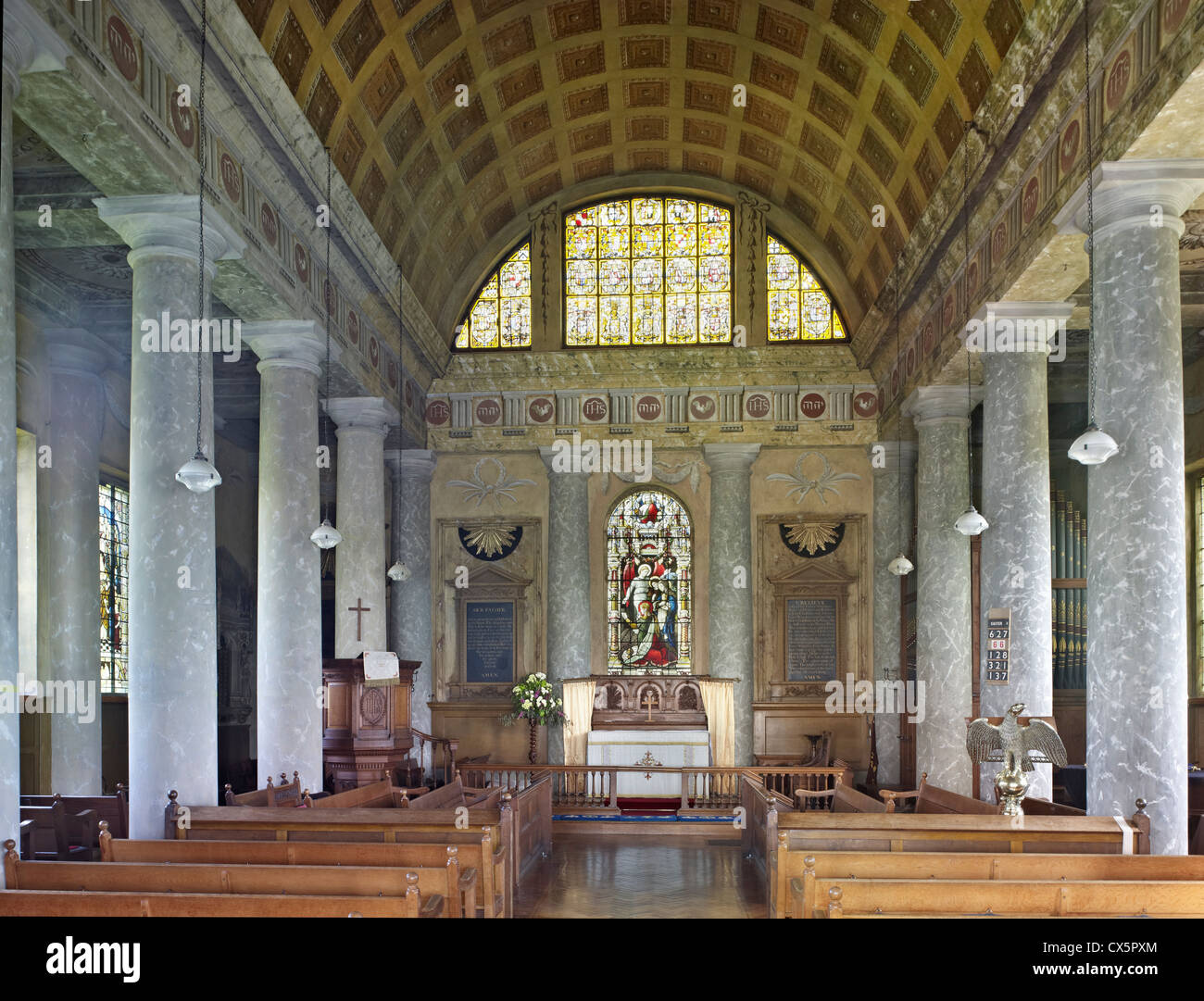 Mereworth, Kent. San Lorenzo navata centrale Foto Stock