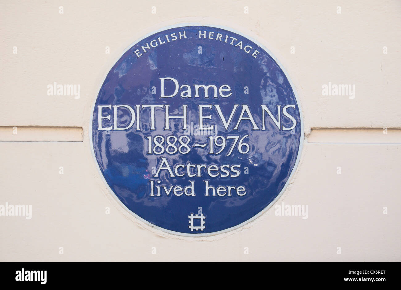 Targa blu per l'attrice Dame Edith Evans a 109 Ebury Street, Londra, SW1, Regno Unito. Foto Stock