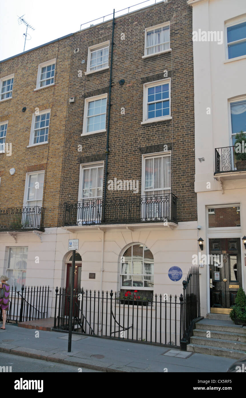 Ex casa dell'attrice Dame Edith Evans a 109 Ebury Street, Londra, SW1, Regno Unito. Foto Stock