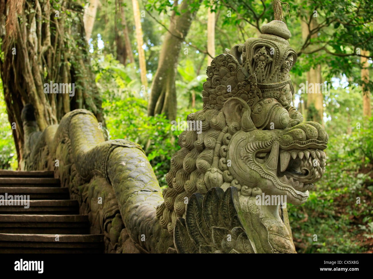 Il tradizionale design balinese statua. Monkey Forest, Bali Foto Stock