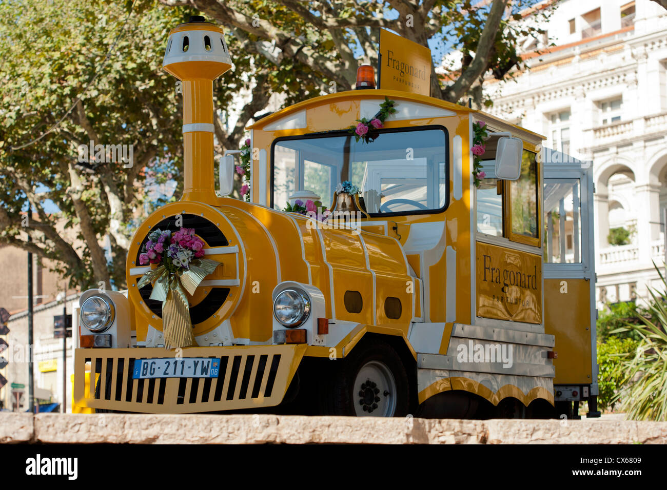 Fragonard treno turistico a Grasse, Francia Meridionale famosa per la sua industria del profumo. Foto Stock