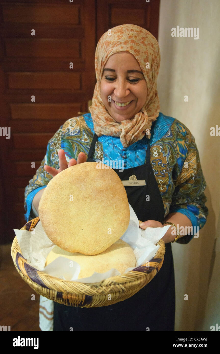 Pane appena sfornato a Marrakech, Marocco Foto Stock