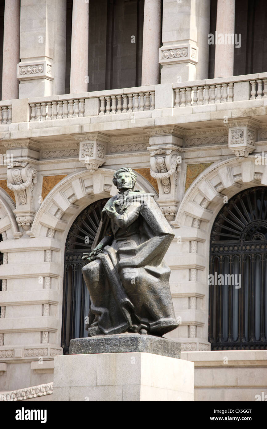 Almeida Garrett Monumento a Camara (municipio) (Praca Gen Humberto Delgado) Praca da Liberdade Porto Portogallo Foto Stock