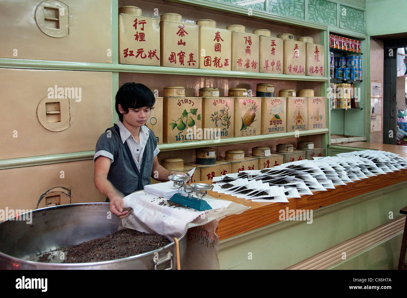 Thailandia Bangkok Chinatown thailandese negozio di tè cinese Pak Khlong Talat Il Mercato dei Fiori Foto Stock